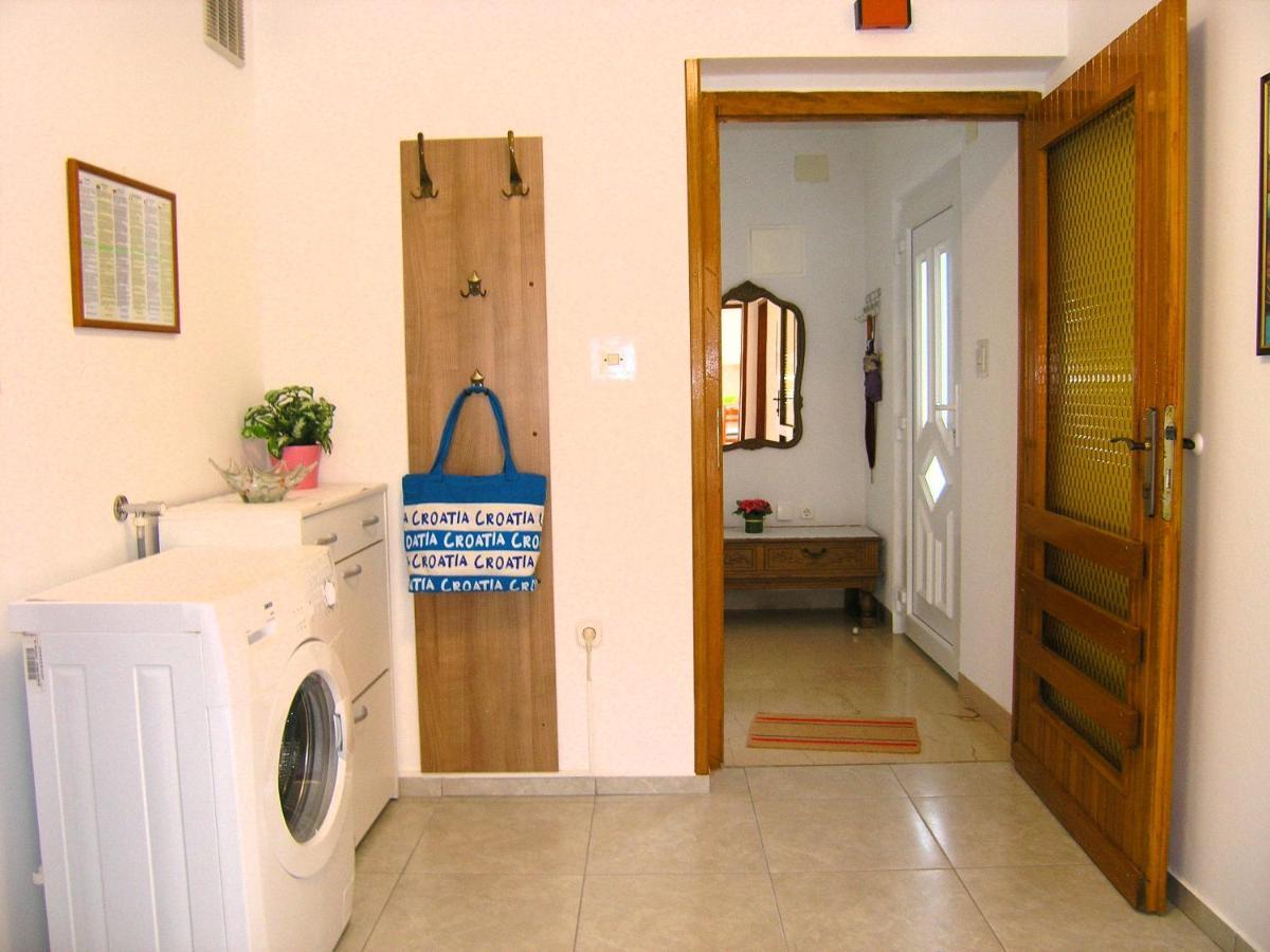 Apartments Natasa Krk Town Εξωτερικό φωτογραφία